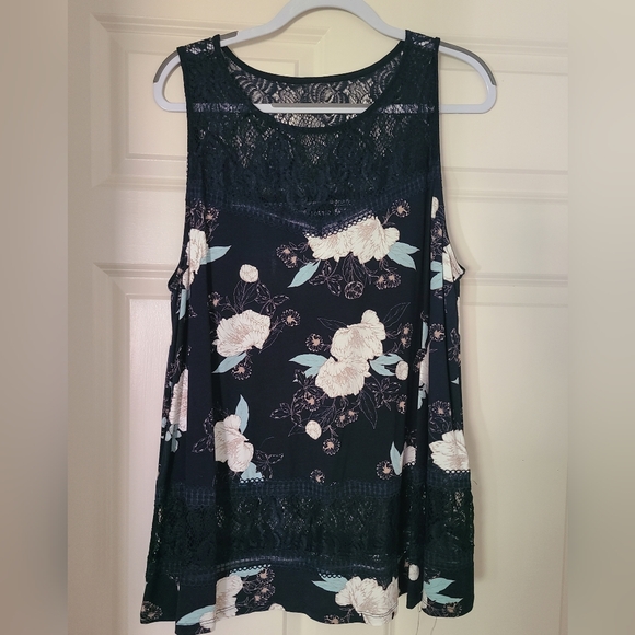 Torrid Navy Floral Lace Inset Tank - Picture 5 of 11